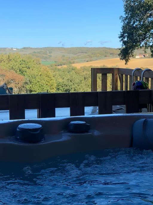 Gite A La Ferme Avec Jacuzzi Et Piscine Chauffee Saint-Felix-de-Tournegat Exteriör bild